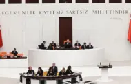Türk Meclisinde Bir Kürdün Komik Davranışı!